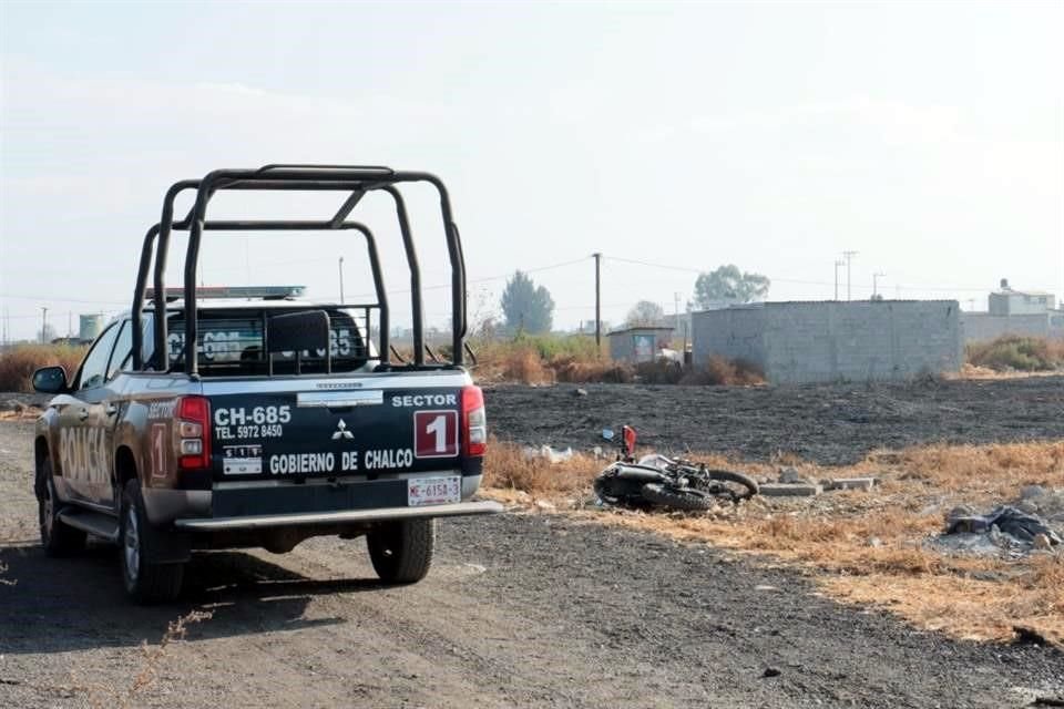 El cuerpo del hombre fue hallado cerca de lo motocicleta.