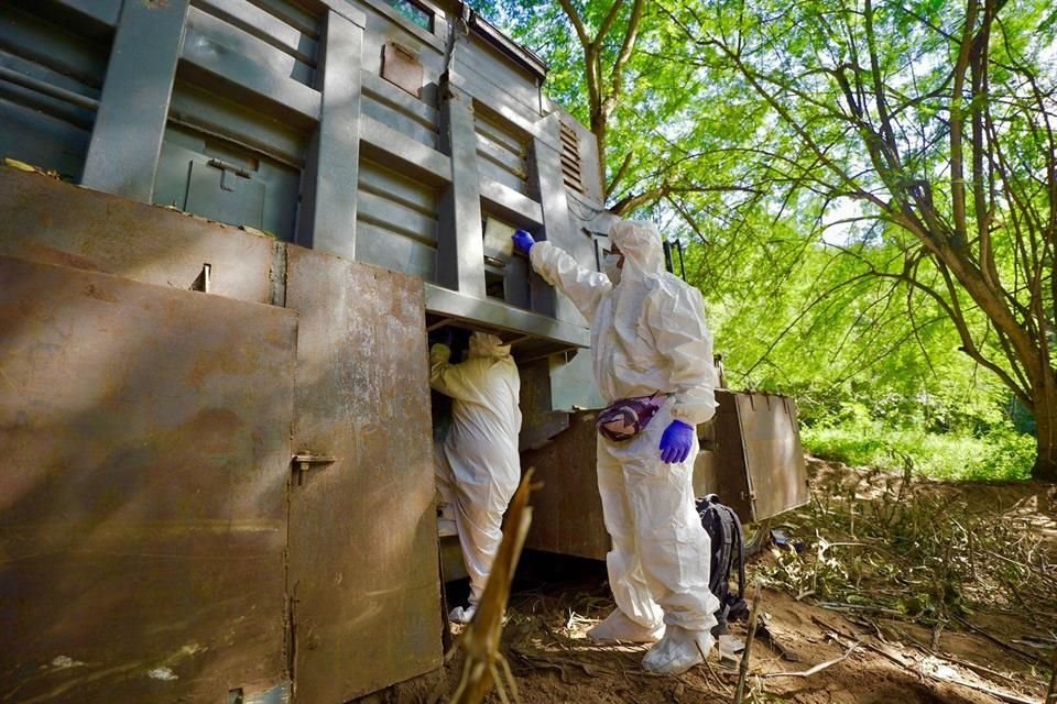 Autoridades estatales detuvieron a 8 personas y aseguraron más de 20 vehículos tras ejecutar 7 cateos en Frontera Comalapa, Chiapas.