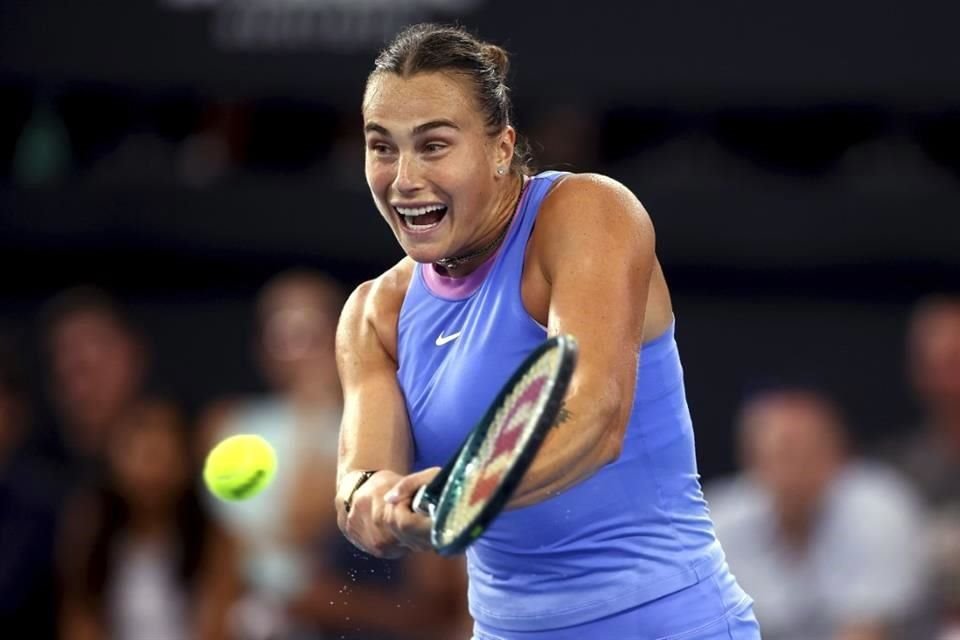 Aryna Sabalenka tuvo que venir de atrás en la Final del Torneo de Brisbane para llevarse su primer título del 2025.