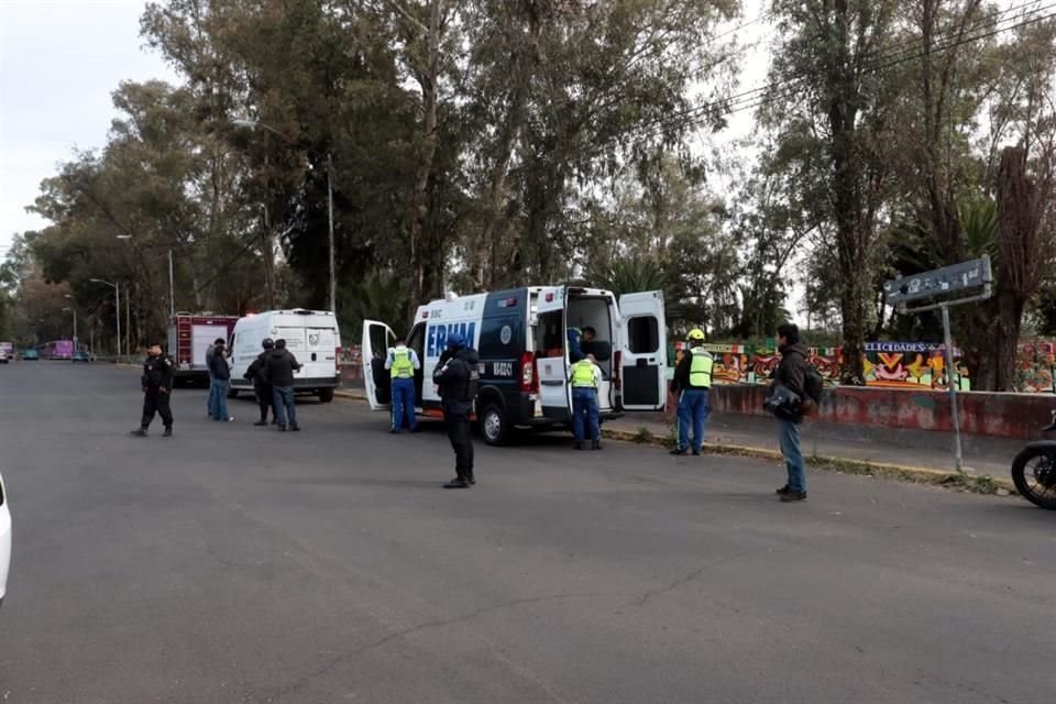 El cadáver de una persona fue localizado en la zona de Trajineras del embarcadero de Cuemanco.