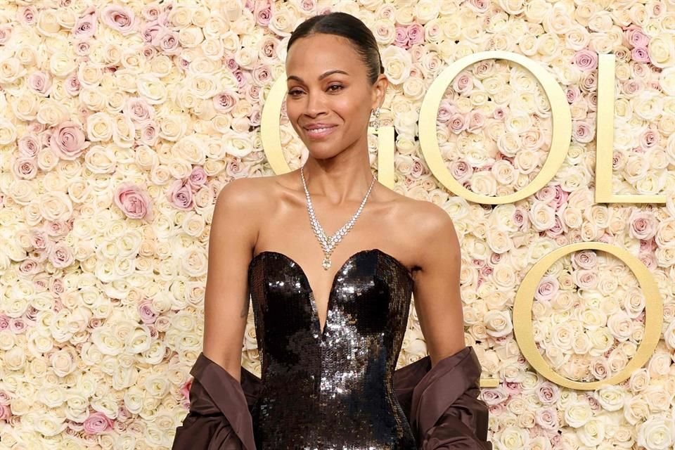 Los primeros momentos de los Globos de Oro fueron marcados por las bromas de Nikki Glaser y premio a Zoe Saldaña por 'Emilia Pérez'.