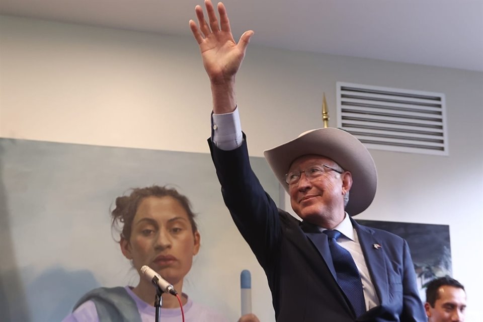 Ken Salazar al despedirse como Embajador de EU en México.