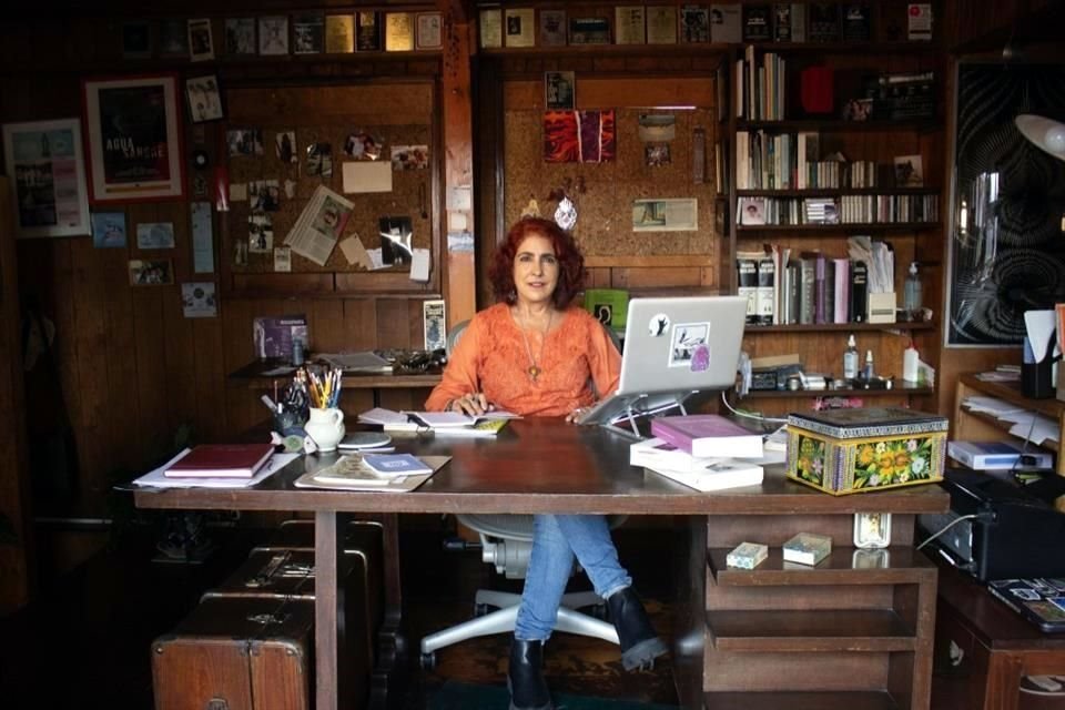 La dramaturga Estela Leñero publica 'Tiempo de mujeres en el teatro mexicano del siglo XXI', editado por la Universidad Autónoma de Nuevo León. 