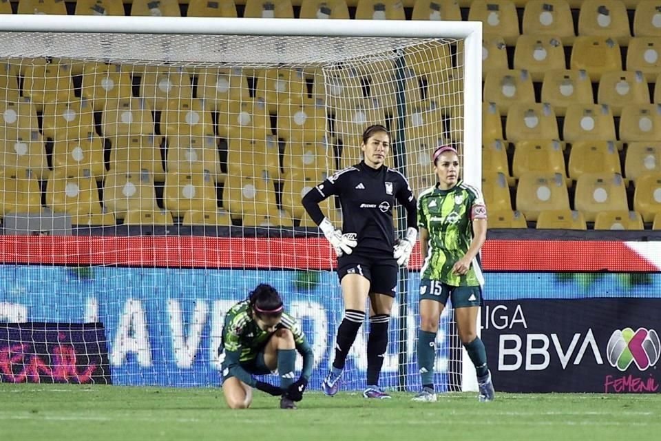 El lamento de las jugadoras de Tigres Femenil tras el gol de Kali Trevithick.