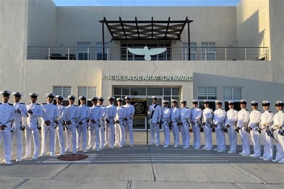 Conoce la oferta académica y los requisitos para entrar a una carrera en la Universidad Naval en 2025.