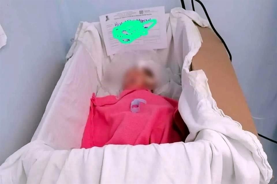 En septiembre de 2023 se compartió la foto de una menor recién nacida que fue puesta en una caja de cartón en el Hospital General 'Aurelio Valdivieso ante la falta de insumos y cuneros.