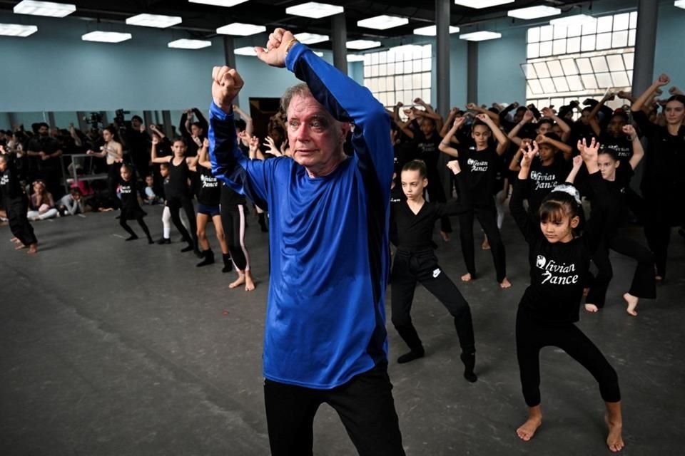 Vincent Paterson, coreógrafo de Michael Jackson y Madonna, impartió una clase magistral en Cuba sobre el video 'Thriller'.