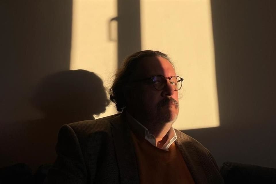 'La novela es un homenaje a esas historias que de vez en cuando nos cuentan y que vale la pena no olvidarlas', dice el autor.