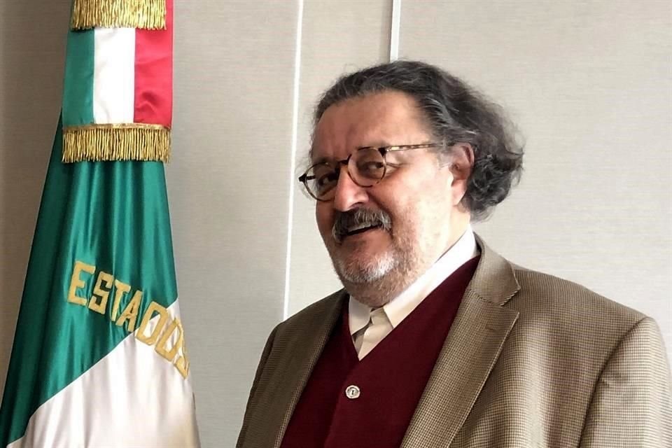 El escritor Jorge F. Hernández.