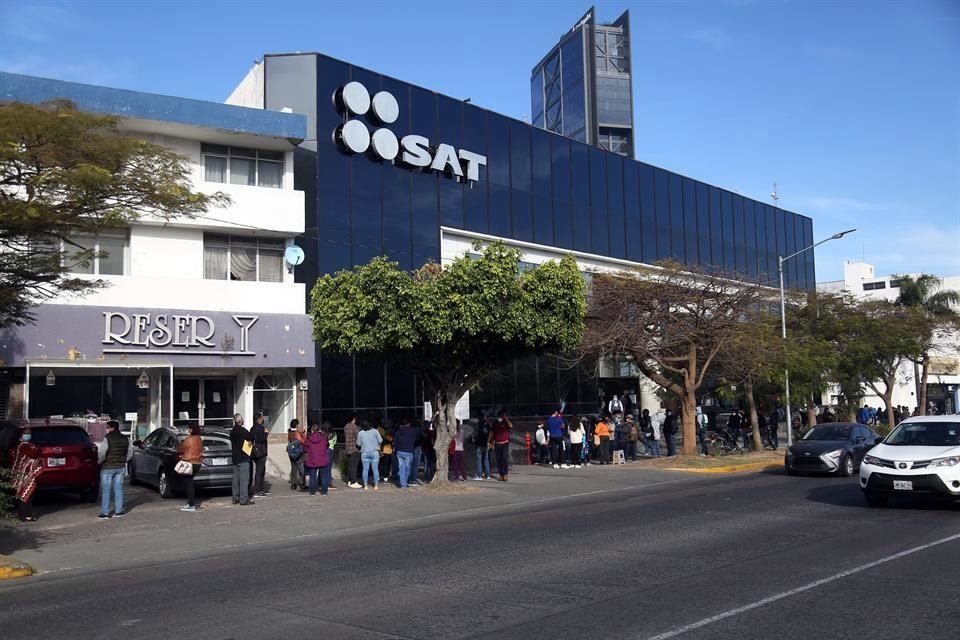 Conseguir una en el SAT cita puede tomar semanas, de acuerdo con contadores.