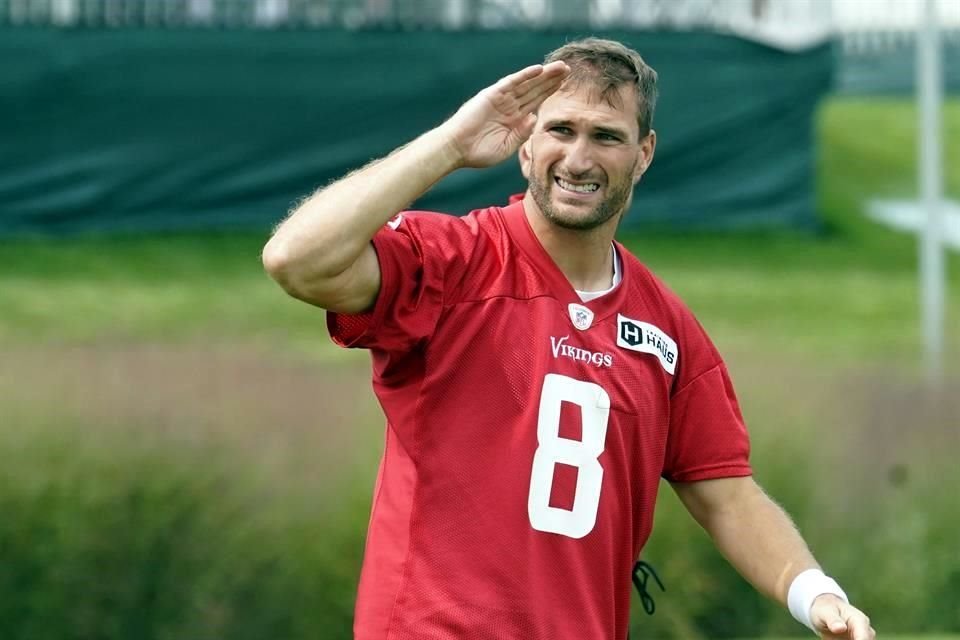 Kirk Cousins es uno de los jugadores de la NFL que se resiste a aplicarse la vacuna contra el Covid-19.