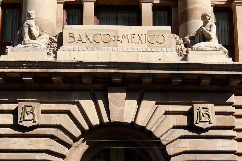 Banxico prevé que la inflación se ubique en 5.7 por ciento al cuarto trimestre del año.