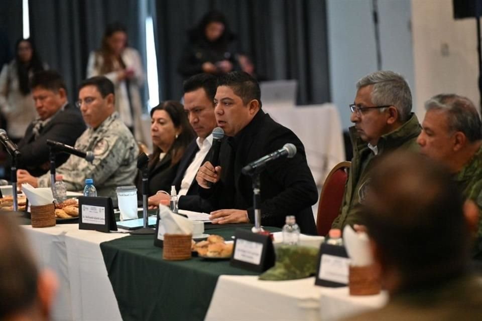 Autoridades estatales de SLP con los ayuntamientos para reforzar la estrategia de seguridad.