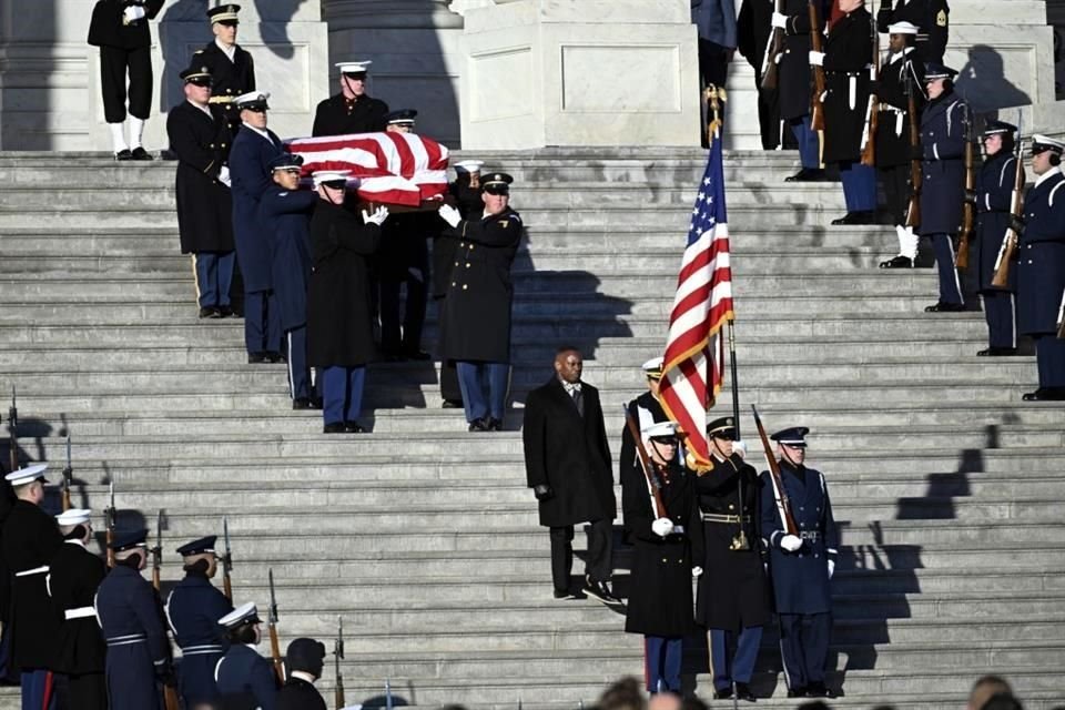 El ex Presidente de Estados Unidos Jimmy Carter es homenajeado en un funeral de Estado en Washington antes de su entierro en Georgia.