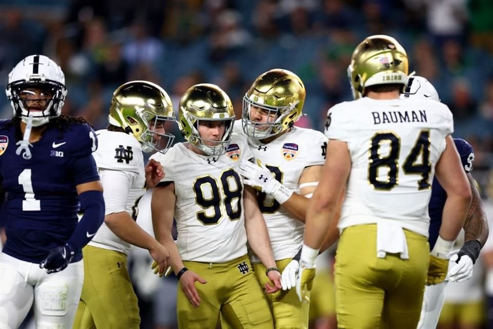 Notre Dame interceptó y después convirtió un gol de campo para vencer 27-24 a Penn State, con lo que avanza a la Final de la NCAA.