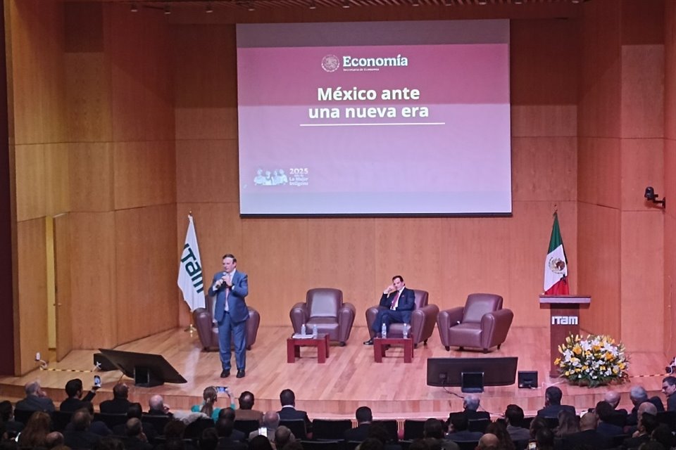 Marcelo Ebrard participó en la inauguración del Seminario de Perspectivas Económicas 2025 del ITAM.