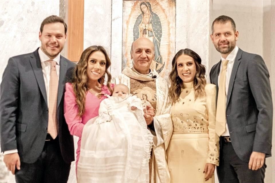 Jordi Romagosa, Andrea Solloa, Xaviera Solares, el Padre Ignacio Camarena, L.C., Ximena Solloa y Gabriel Solares