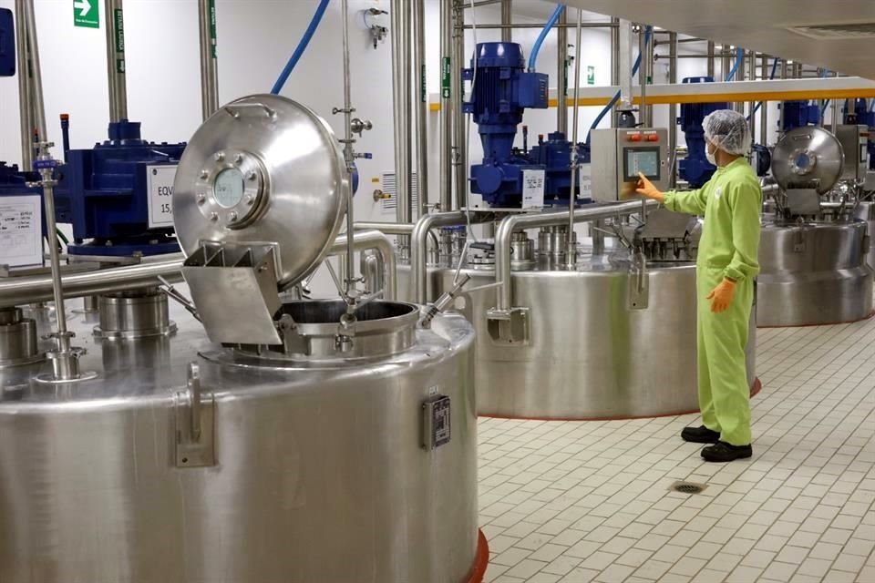 La fábrica contará con maquinaria para 14 líneas de producción y se prevé la producción de más de 40 millones de productos anualmente, entre los que destacan: shampoos, shower gel, cremas, geles, lociones y jabones líquidos, así como productos para perros y gatos.