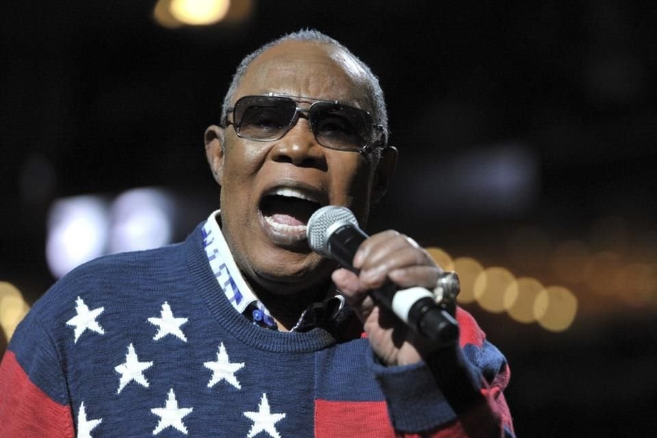 Sam Moore, vocalista de Sam & Dave y voz de éxitos como 'Soul Man', murió a los 89 años tras complicaciones de una cirugía.