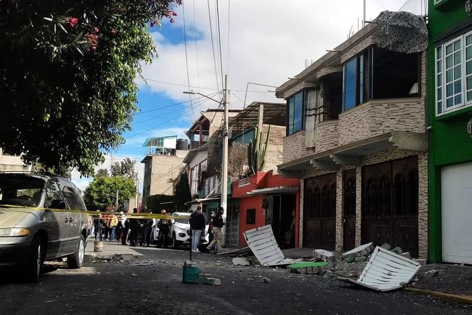 Al menos ocho viviendas resultaron afectadas presuntamente por acumulación de gas en la colonia El Porvenir en Nezahualcóyotl.