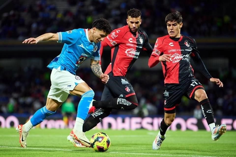 Cruz Azul y Atlas se llevaron un punto tras igualar 1-1 en el Estadio Olímpico Universitario por la Fecha 1 del Clausura 2025.