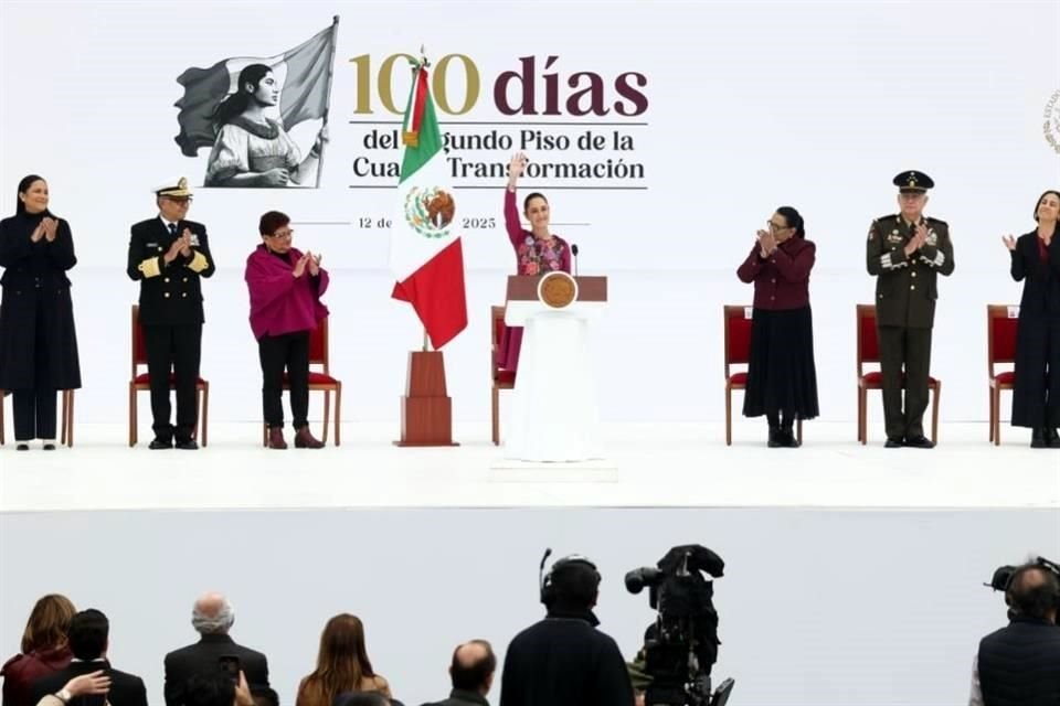 La Presidenta Sheinbaum rindió un Informe de 100 días de Gobierno en el Zócalo capitalino.