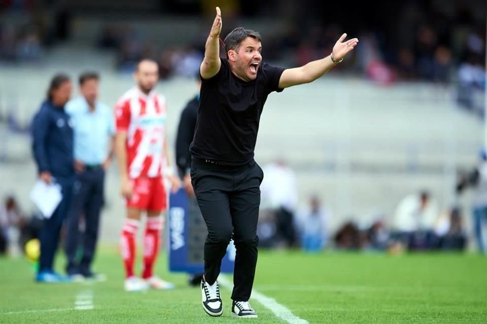 Nicolas Larcamón tomó esta derrota del Necaxa como parte para construir la versión que quiere ver del equipo en la cancha.