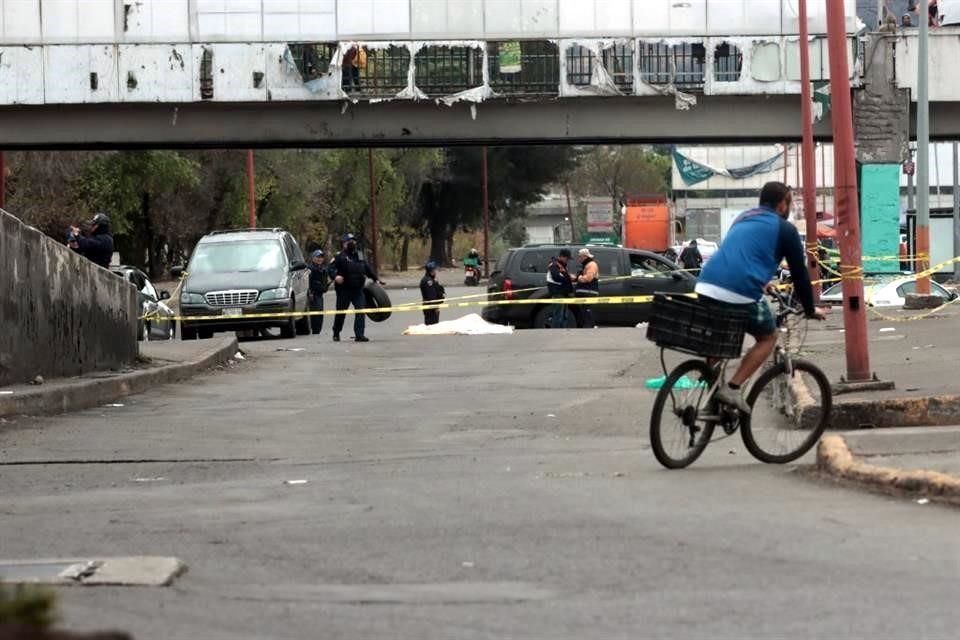 Un hombre murió luego de ser atropellado por un vehículo desconocido afuera de la Ceda, el cual escapó del lugar.