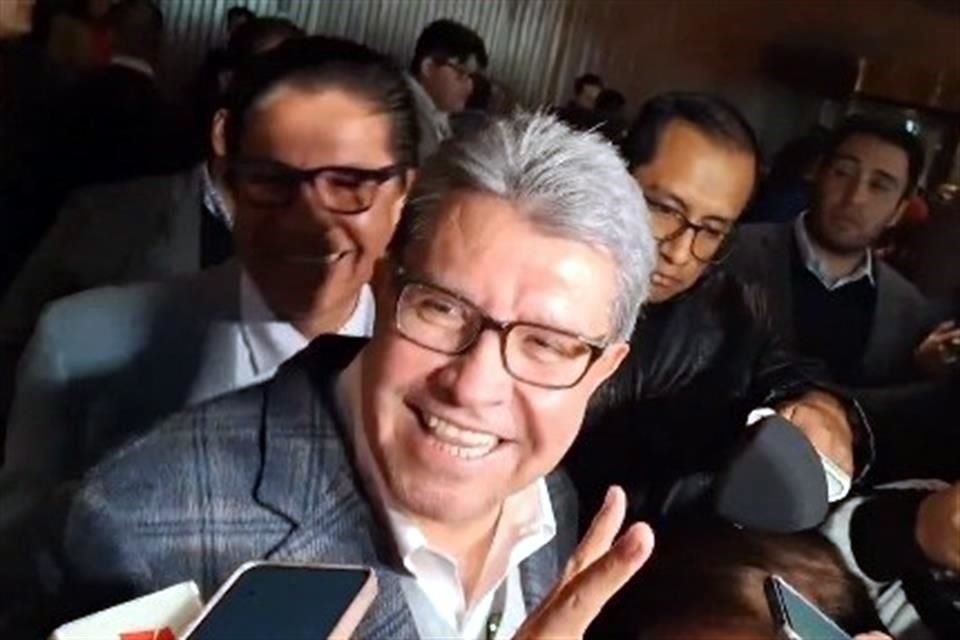 Monreal en declaraciones a la prensa en la Cámara de Diputados.