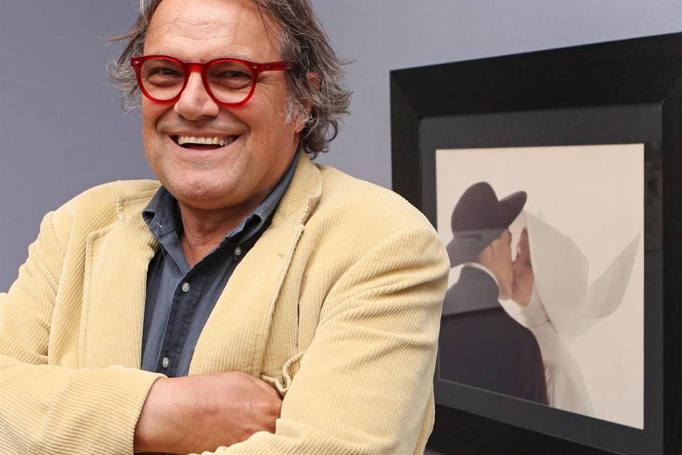 El polémico fotógrafo y publicista italiano Oliviero Toscani, famoso por sus campañas con Benetton, murió a los 82 años.