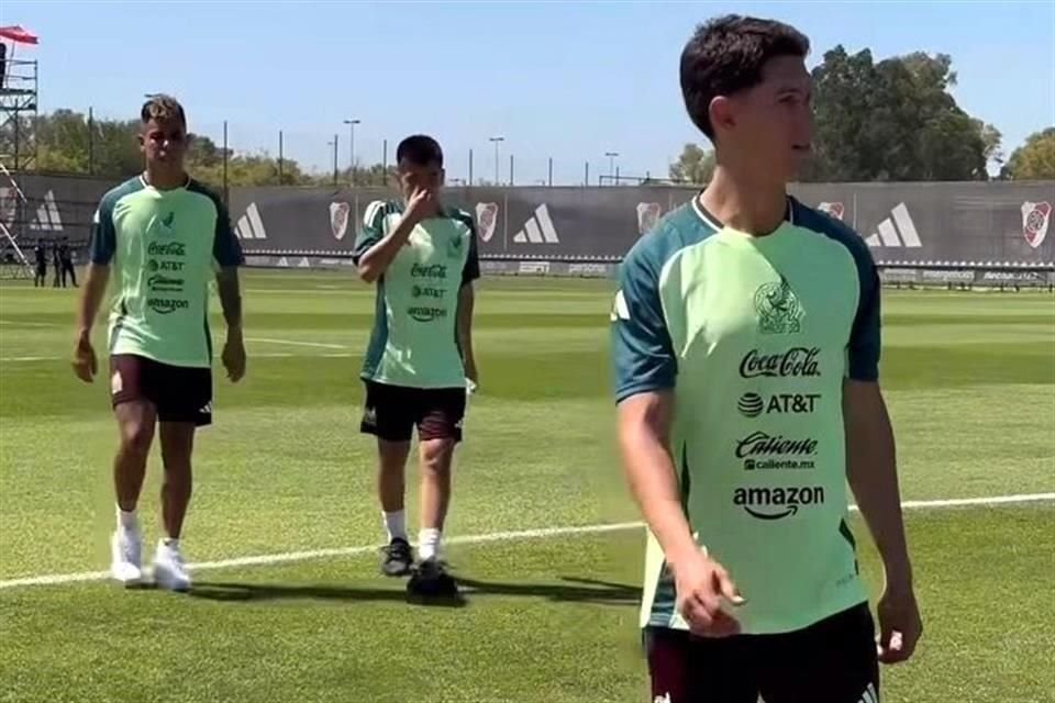 México tuvo su primer entrenamiento en Argentina para preparar los partidos contra Inter de Porto Alegre y River Plate.