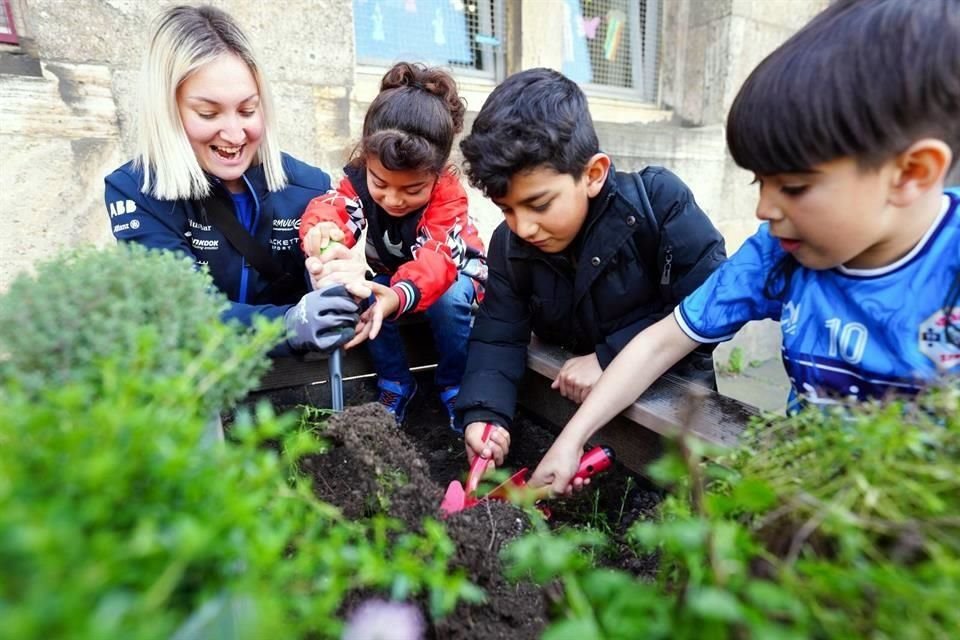 En México, la Fórmula E ha impulsado acciones sociales como donaciones y ahora apoyó un proyecto con el fin de la creación de una escuela.