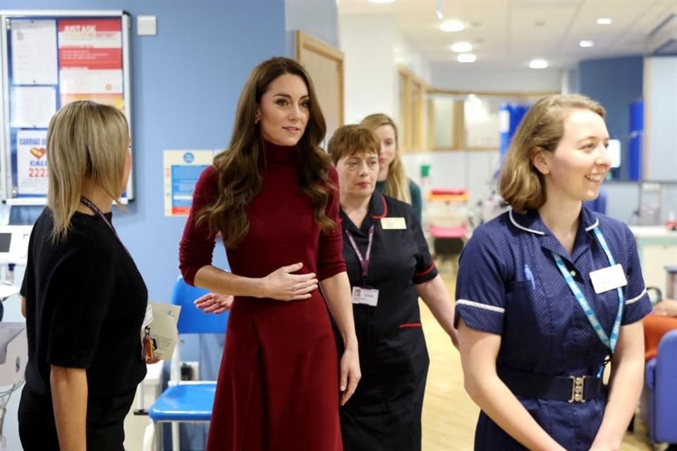 Kate Middleton visitó el hospital The Royal Marsden para agradecer al equipo médico y compartir su experiencia tras superar el cáncer.