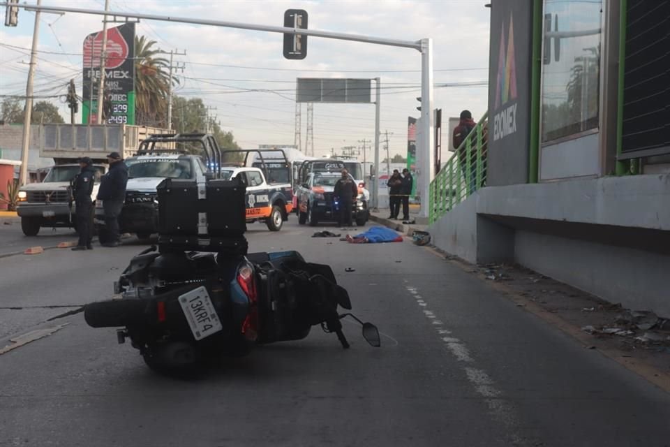 El accidente ocurrió frente a la estación Insurgentes del Mexibús, en la Colonia Santa María Chiconautla.