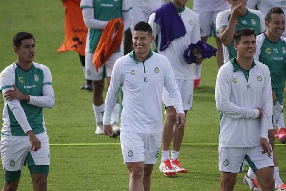 El colombiano tuvo su primer entrenamiento como jugador esmeralda.