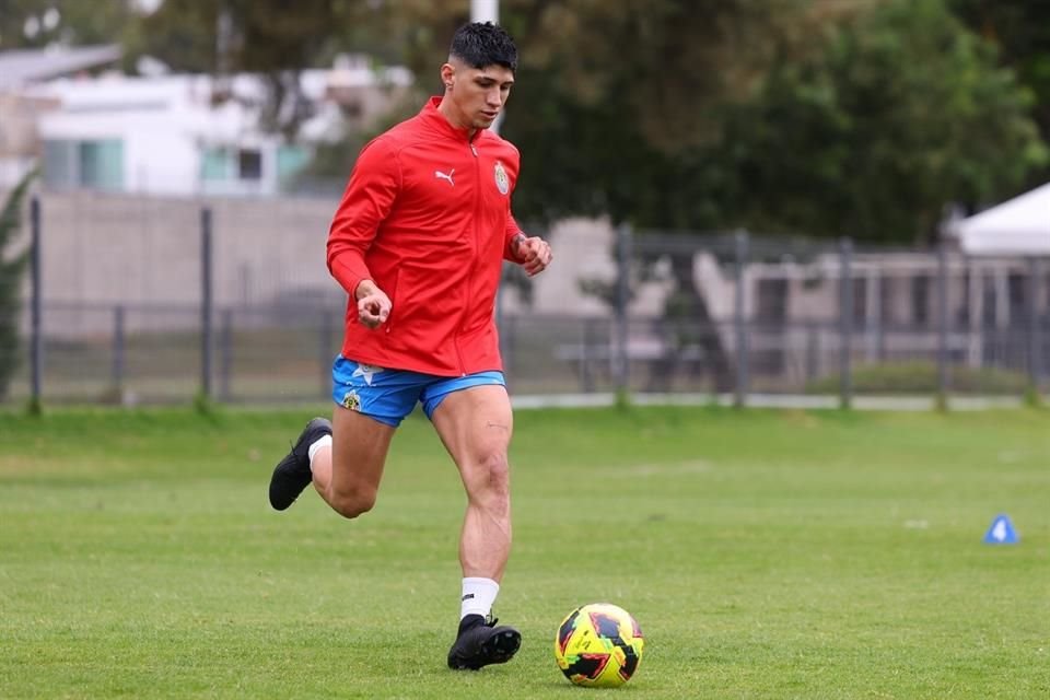 Alan Pulido realizó su primera práctica con el Rebaño en Verde Valle.