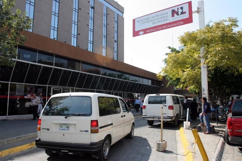 Entre febrero de 2024 y enero del 2025, periodo que abarca los últimos 12 meses, se robaron un total de 63 mil 303 vehículos asegurados, entre unidades ligeras, pesadas y motocicletas.