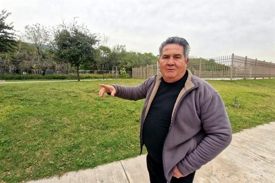  'El problema aquí con Zinc que tenemos, es que desde hace tiempo arrastra residuos cuando hay demasiada lluvia'. GUSTAVO CERRILLO, vecino Col. Villas de Anáhuac.