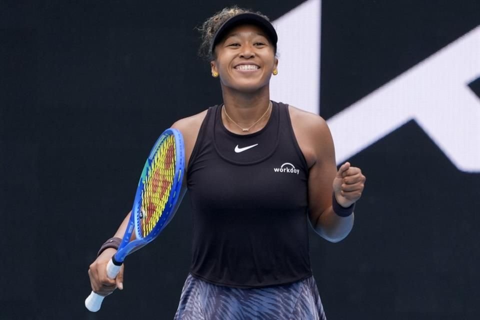 Naomi Osaka se abre paso en Melbourne.