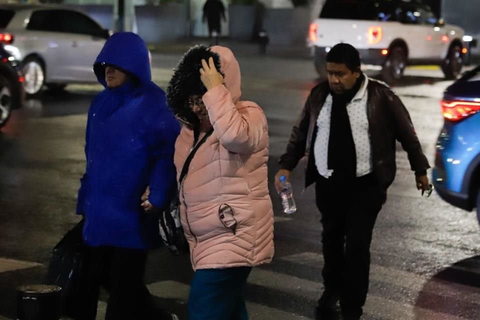 La temperatura disminuirá alrededor de los 10 grados por la tarde-noche, con probabilidad de lluvias ligeras.