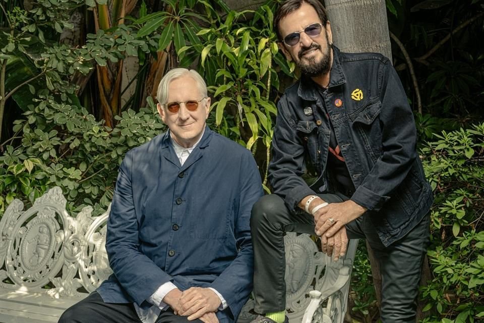 El ex Beatle, Ringo Starr, y el ícono del country, T-Bone Burnett, unieron sus talentos para el disco 'Look Up', recién lanzado al mercado.