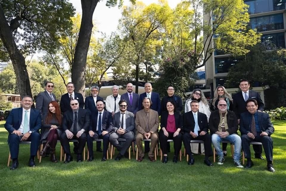 La Sociedad de Autores y Compositores de México celebró su día, en el marco del aniversario número 80 del organismo musical.