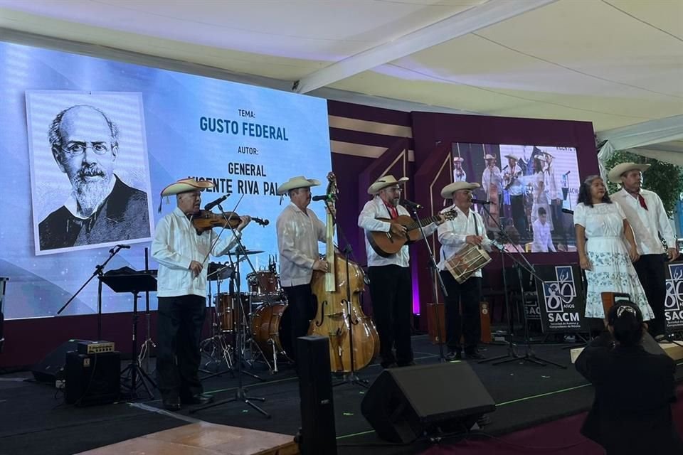 Para festejar el Día del Compositor, la tradicional comida se realizó en el jardín de El Cantoral.