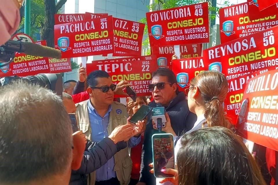 Agremiados al STPJF se manifestaron en la sede del Consejo de la Judicatura Federal.