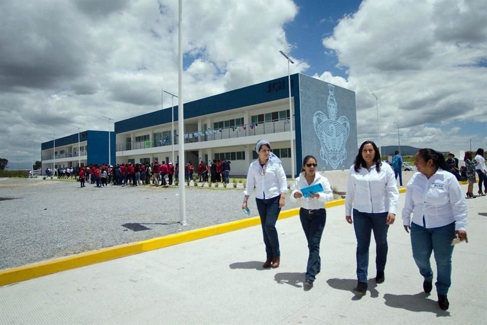 La BUAP abrirá dos bachilleratos tecnológicos, uno en San Pedro Zacachimalpa y el otro en La Resurrección.