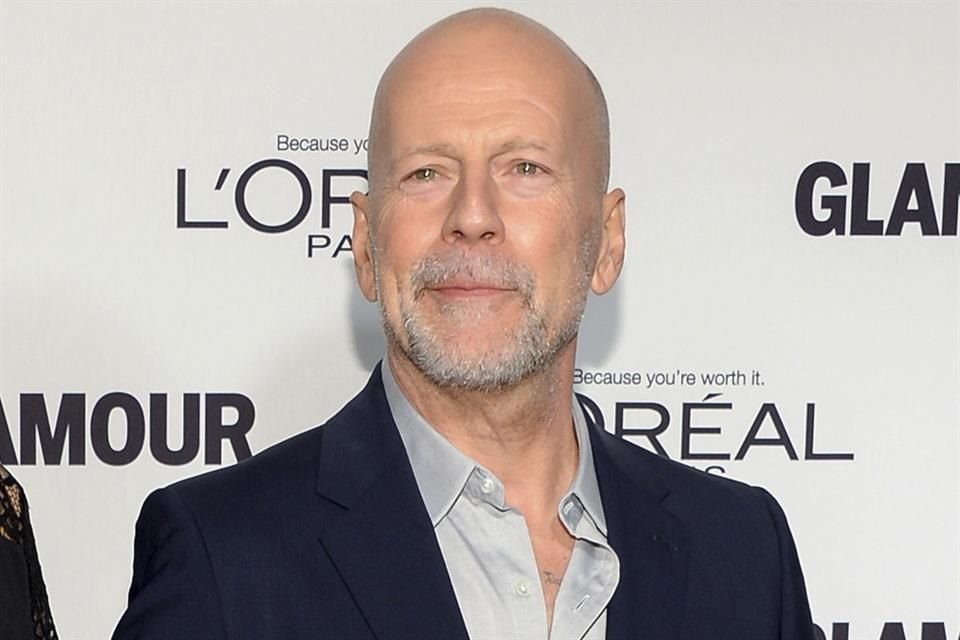 Bruce Willis agradeció a los socorristas que combaten los incendios forestales en Los Ángeles con un emotivo gesto de gratitud.