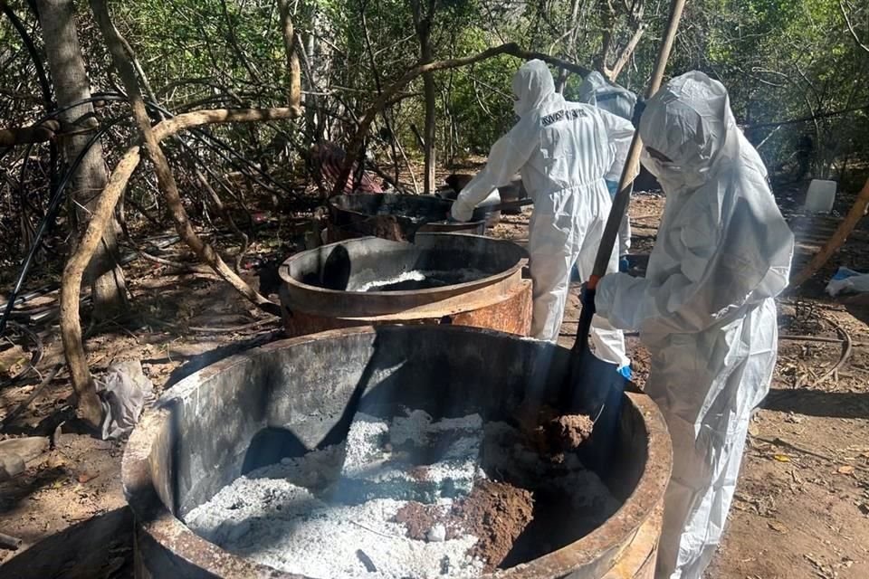 El laboratorio y los diversos materiales fueron neutralizados y destruidos en el lugar.