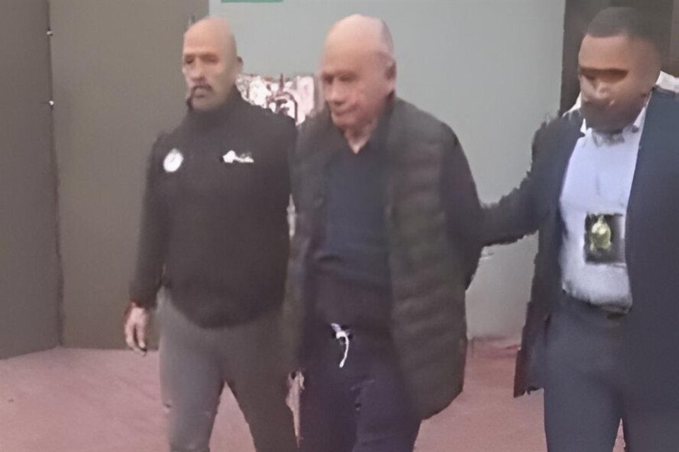 Guillermo Álvarez Cuevas, 'Billy Álvarez', ex presidente de Cooperativa La Cruz Azul, fue detenido en un operativo de la FGR y AIC en CDMX.