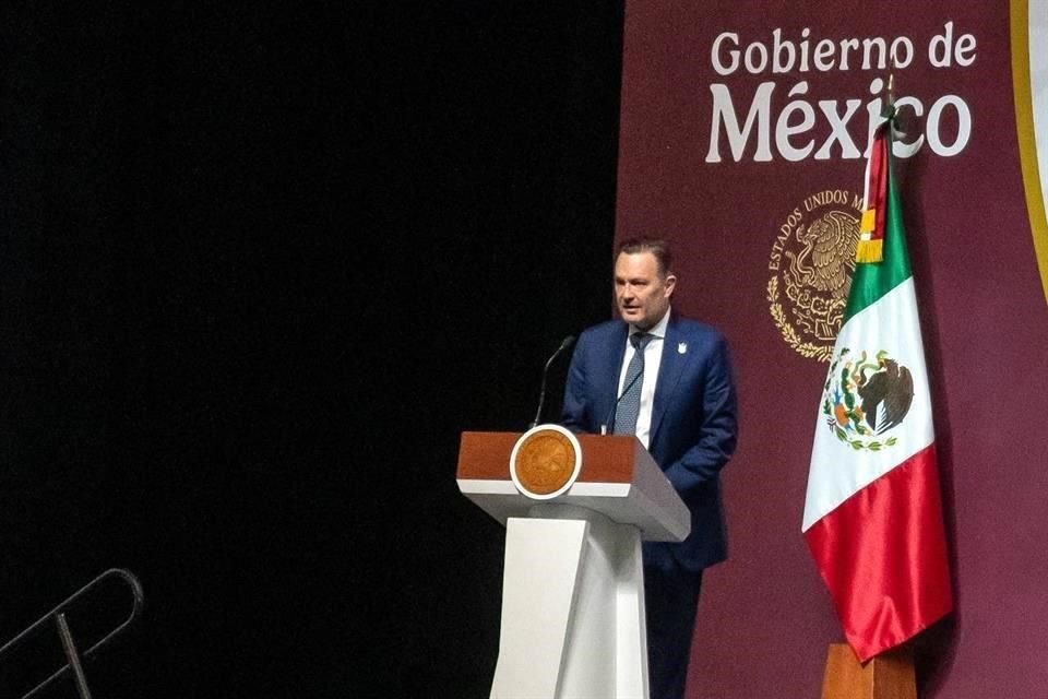 Mauricio Kuri, Gobernador de Querétaro, durante el Encuentro Nacional Municipal encabezado por la Presidenta Claudia Sheinbaum en la Ciudad de México.