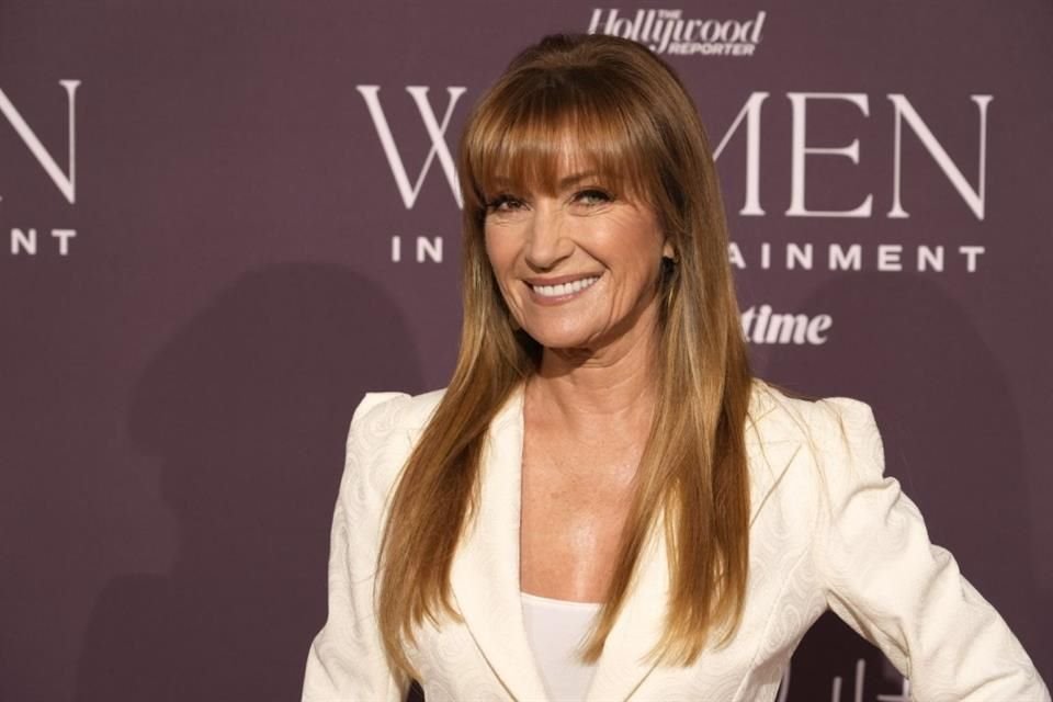 Jane Seymour, quien interpretó a Elise McKenna en la película de Szwarc, En algún lugar del tiempo, confirmó el deceso de Jeannot Szwarc, por medio de redes sociales.